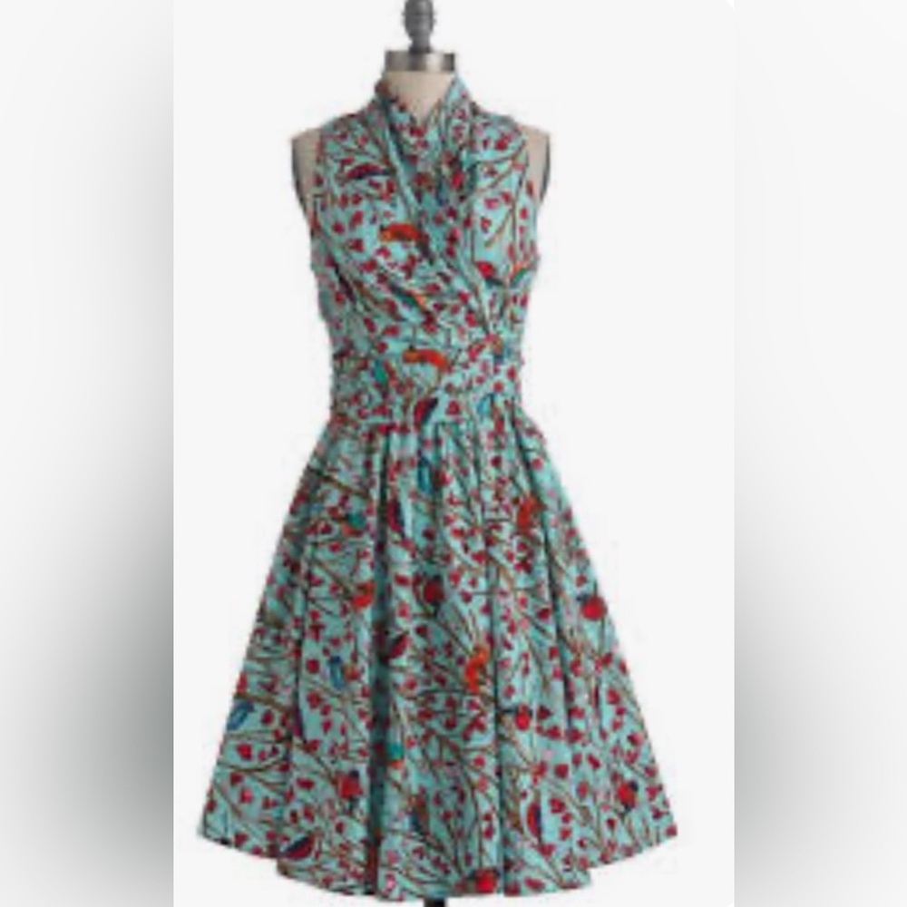 Retrolicious Strapless Dress with Red and Blue Floral Pattern